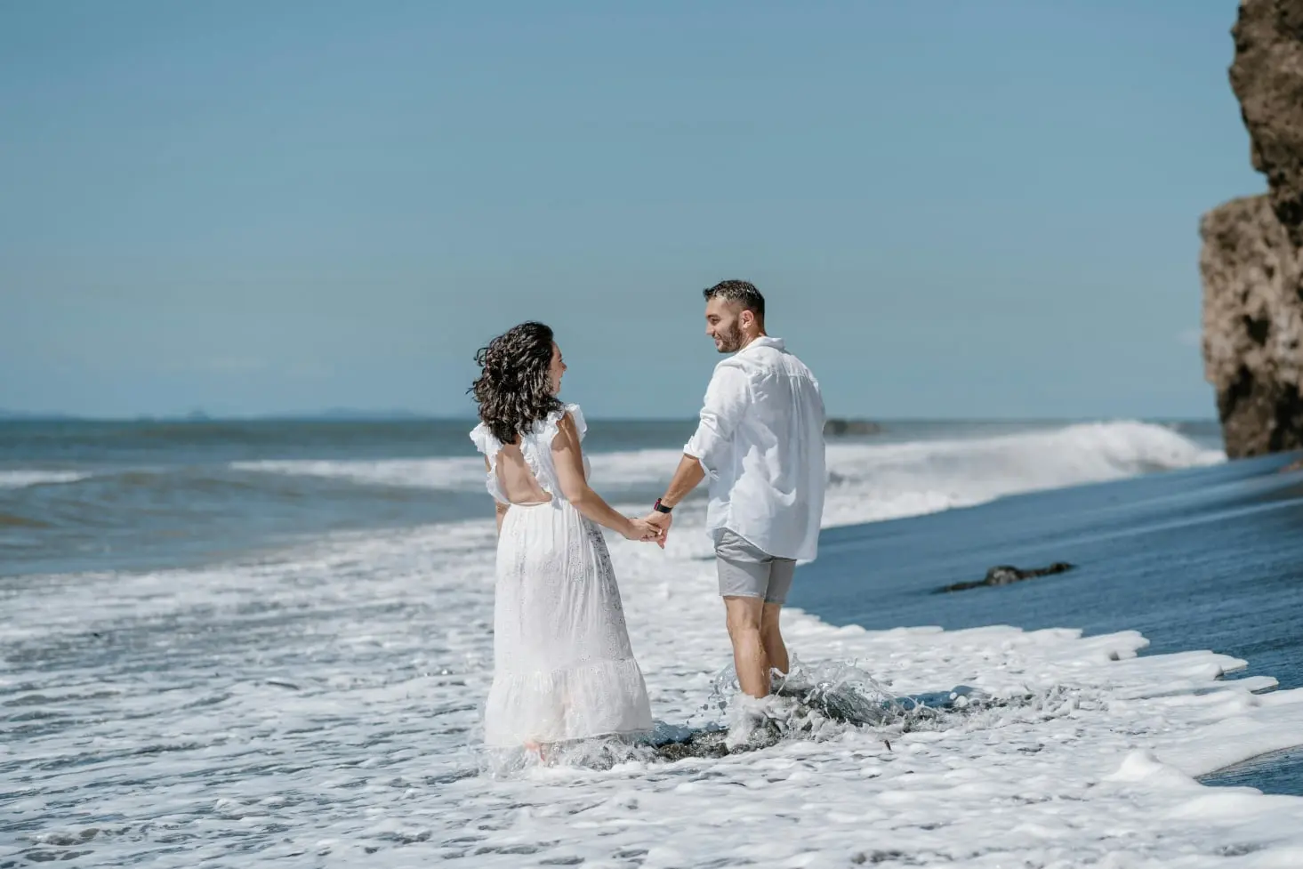 Novios en la playa